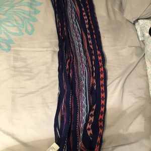 American Eagle scarf